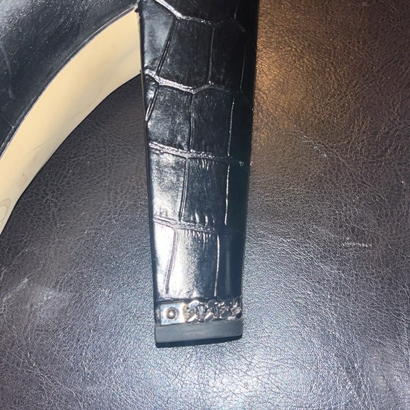 Michael Kors Sabrina Leather Platform Pump. Size 7.5 - Picture 2 of 6